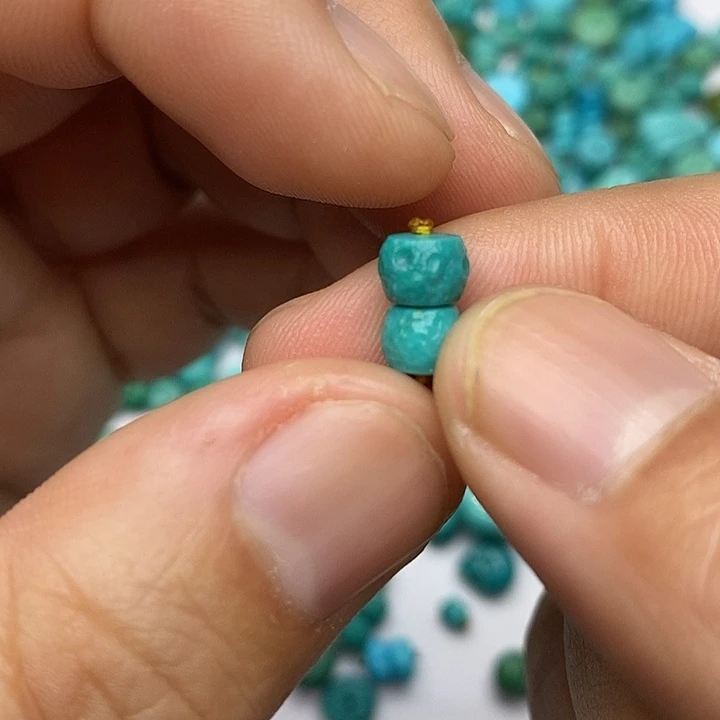 钢***儿绿松石未镶嵌珠宝奇石