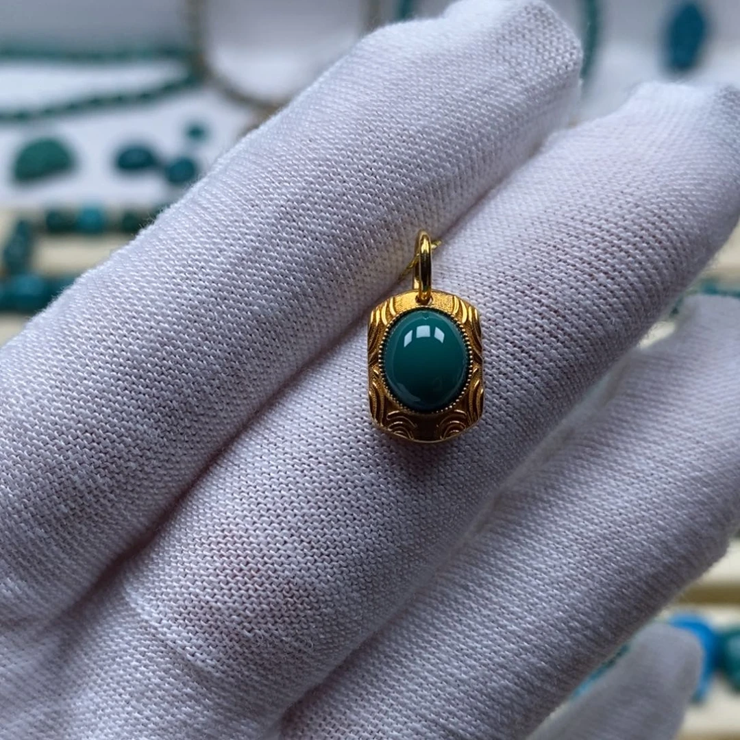 绿松石18K金镶嵌珠宝奇石侧挂8.7mm