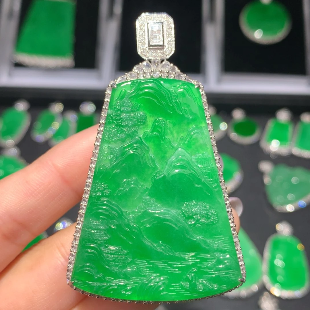 翡翠颈饰18K金镶嵌翡翠