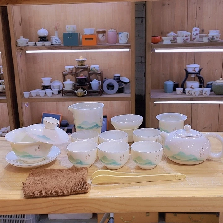 一览众山小羊脂玉套装