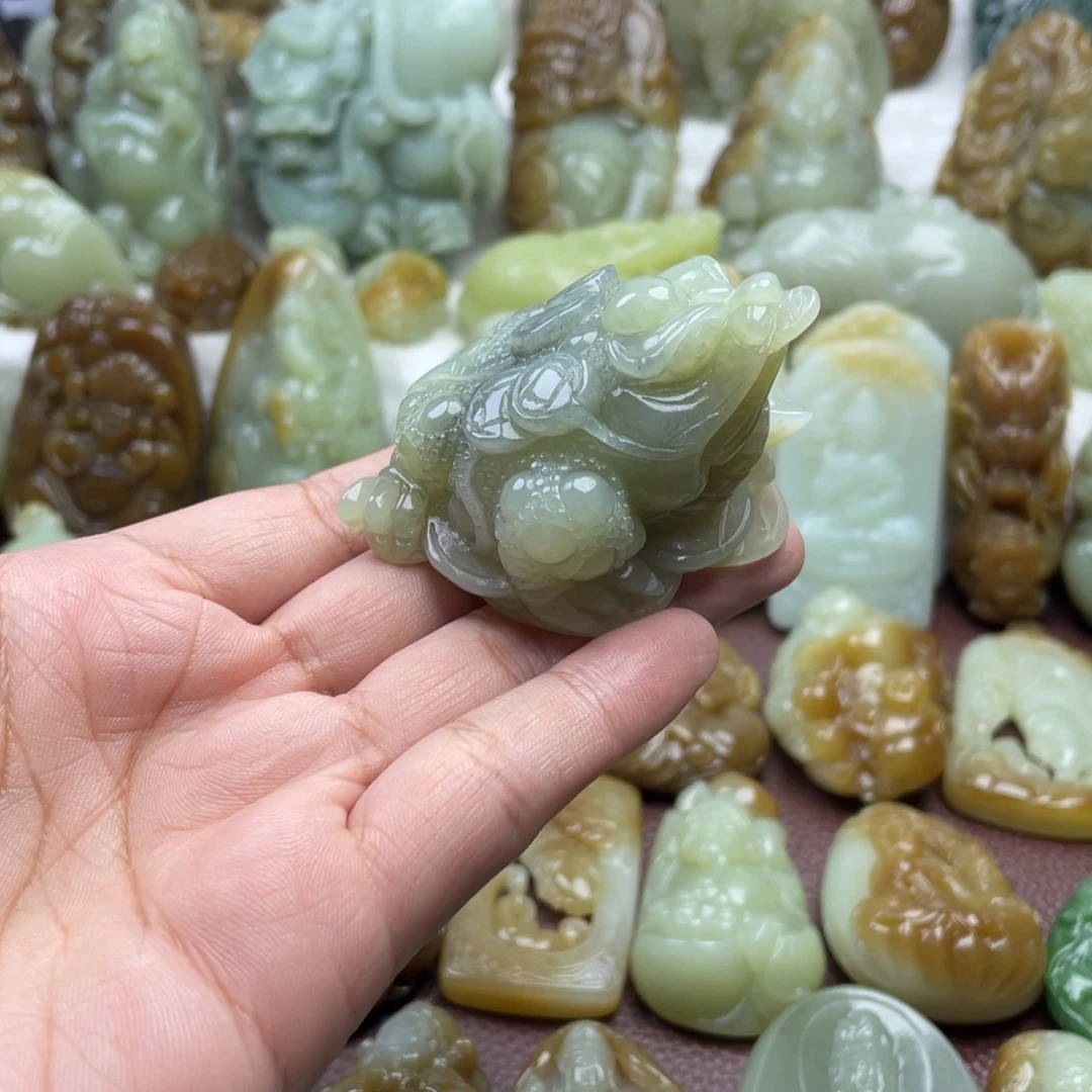 颈饰未镶嵌和田玉