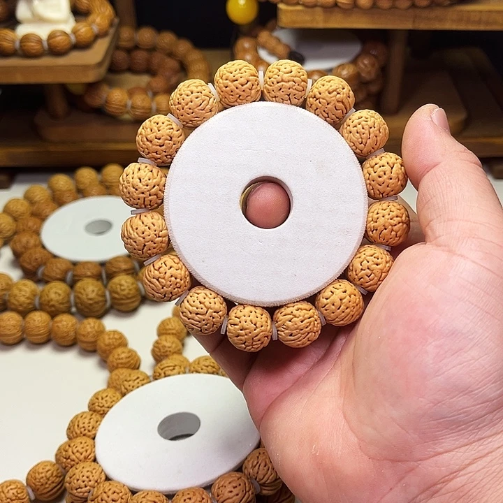 吊坠桃核金刚肌肉