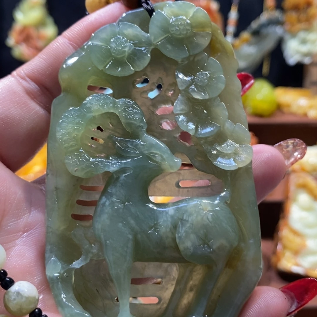 蛇纹石玉颈饰未镶嵌