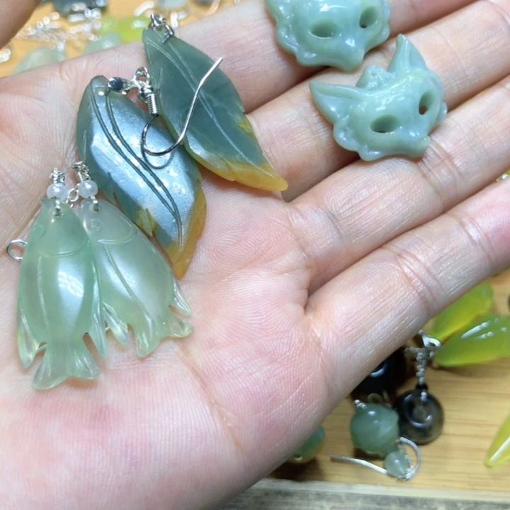 【闪购商品】蛇纹石玉耳环未镶嵌家**女