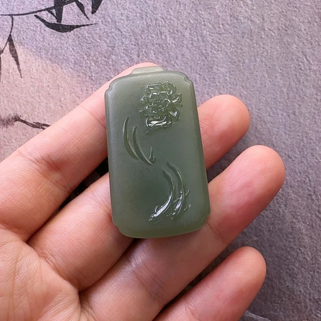 和田玉吊坠未镶嵌