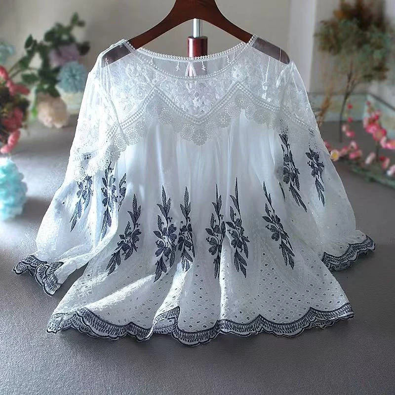 LL琳复古时尚民族风蕾丝拼接露肩重工刺绣宽松荷叶边A版衬衫上衣