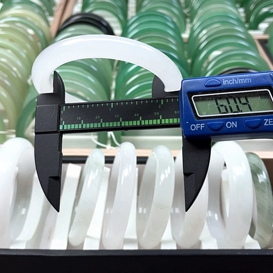 未镶嵌手镯东陵石