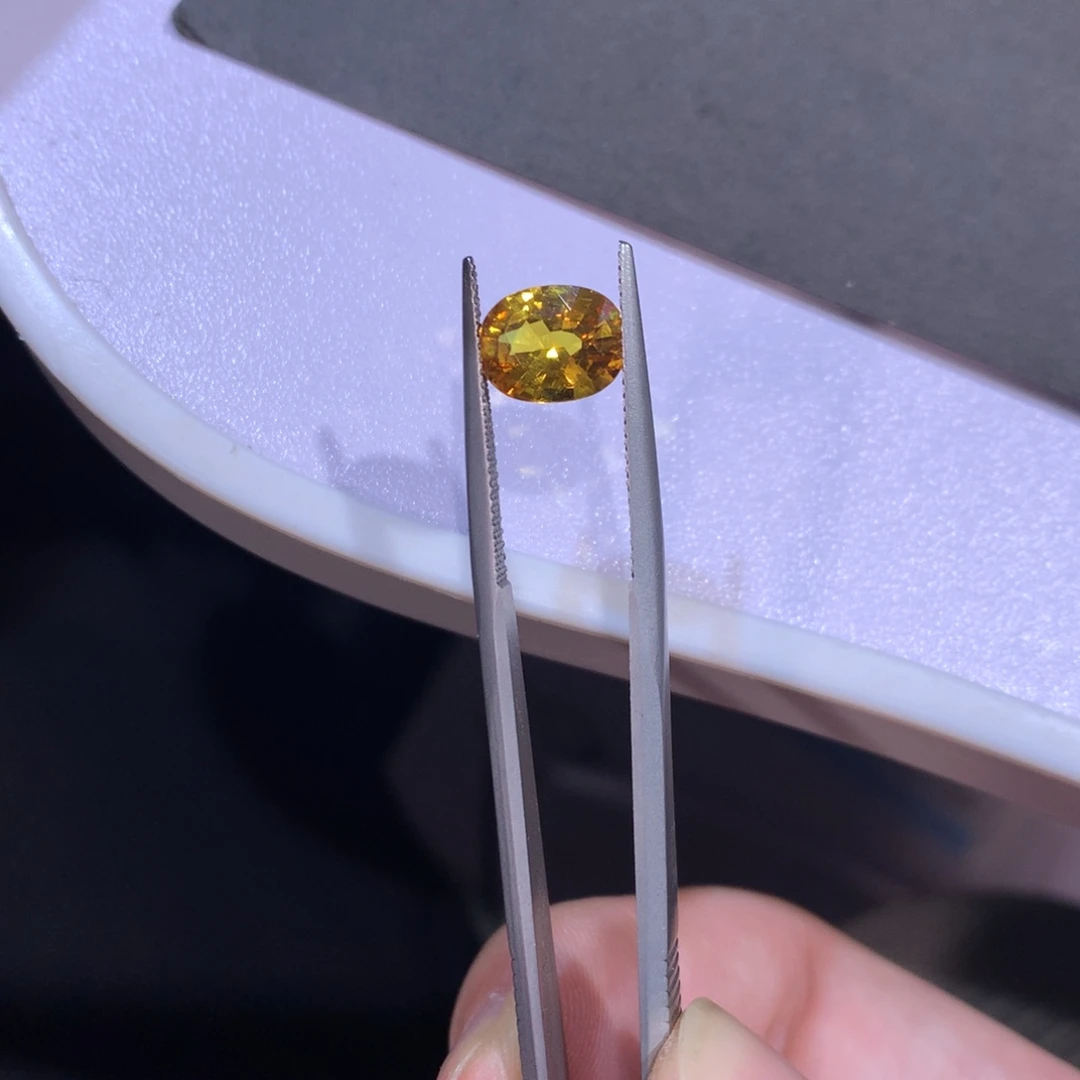 彩色蓝宝石裸石2.76克拉