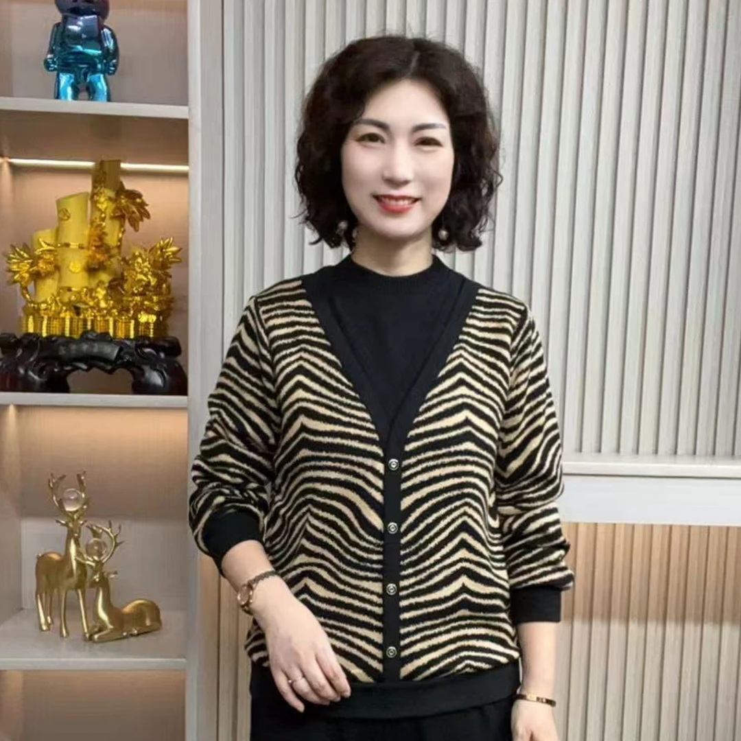 妈妈装流行时尚潮牌女装宽松冬装加绒冬款内搭独特漂亮装休闲长袖