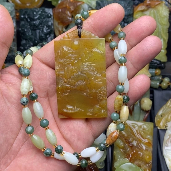 蛇纹石玉未镶嵌颈饰