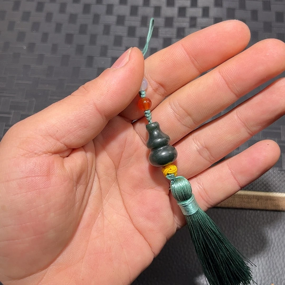 和田玉和田玉青玉葫芦未镶嵌