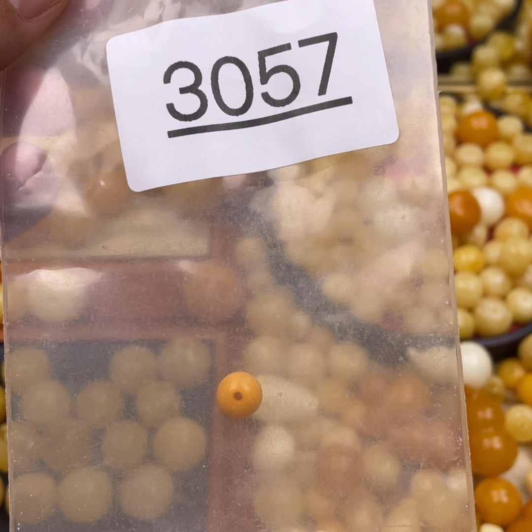 琥珀珠宝奇石未镶嵌今*?