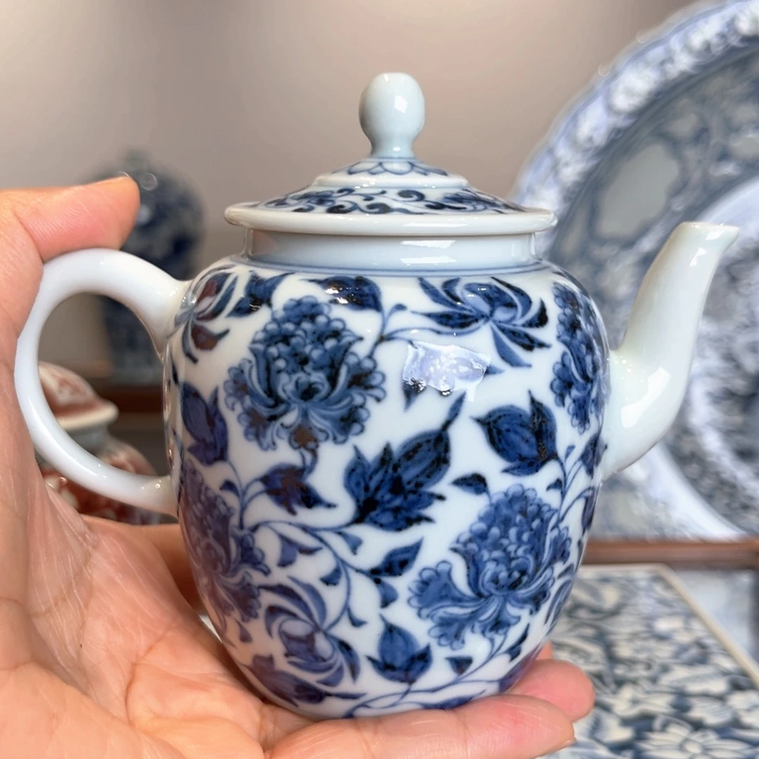 通景缠枝牡丹小壶元青花