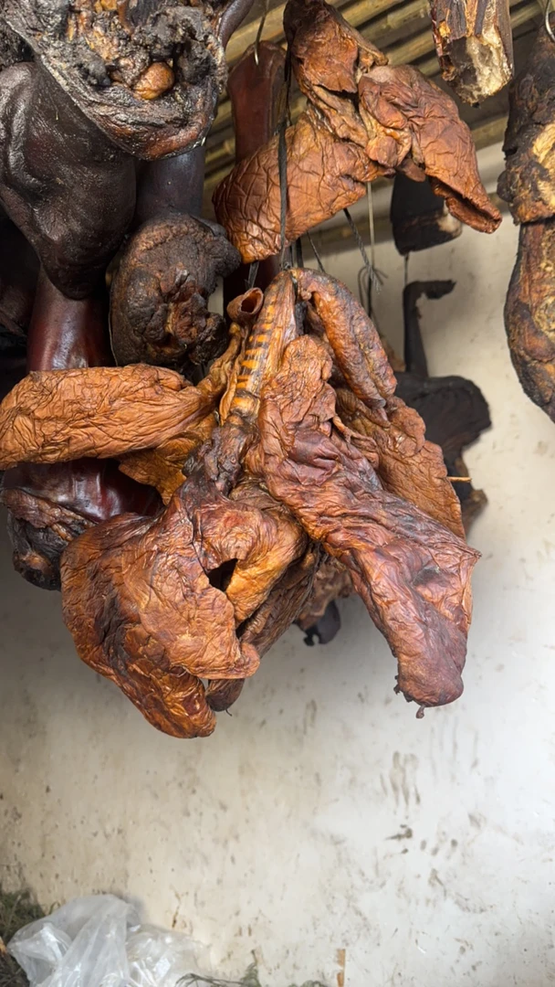 农村柏树吖烟熏猪肺