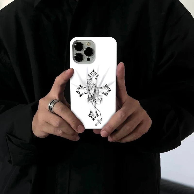 双手合十适用苹果16pro手机壳15promax个性14小众13/12创意11潮牌