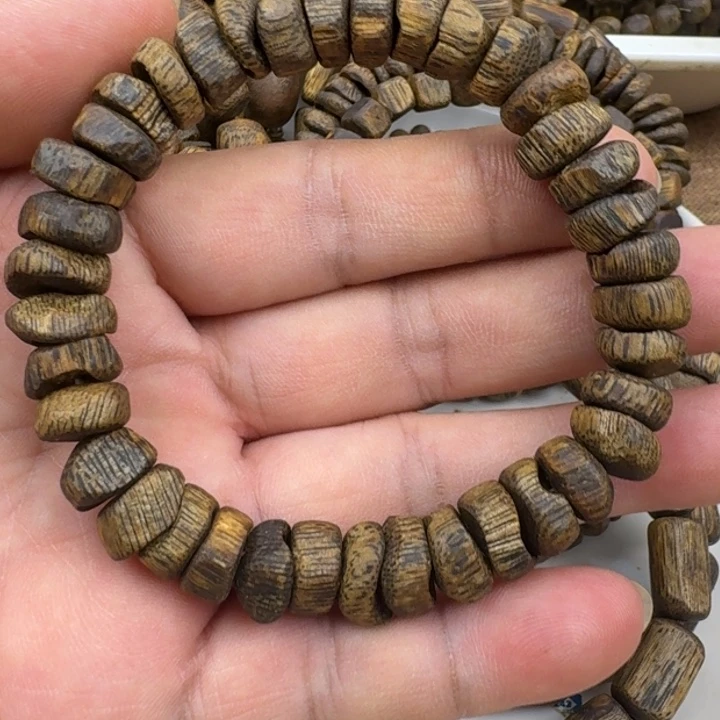 沉香手串乌身手串12克