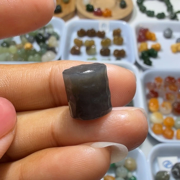 和田玉未镶嵌珠宝奇石