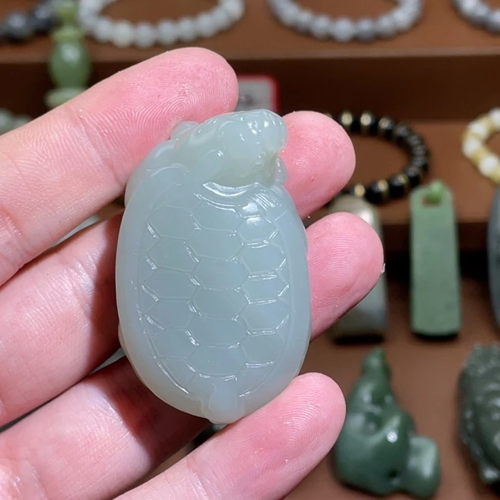 指***光和田玉未镶嵌颈饰