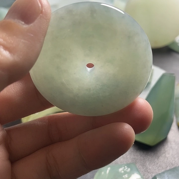 定制翡翠未镶嵌翡翠是真的好喜欢