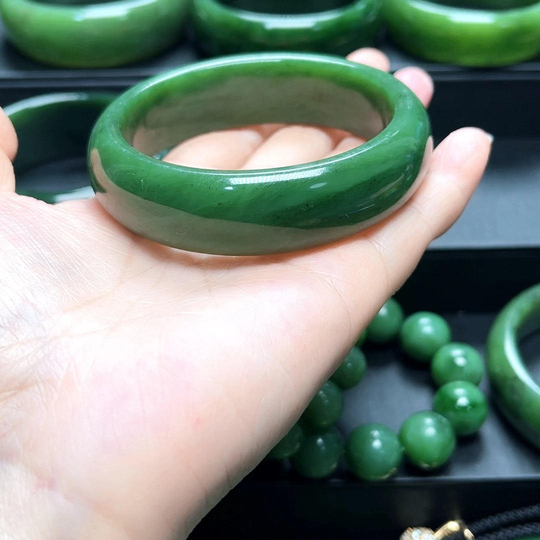 和田玉（碧玉）未镶嵌手镯