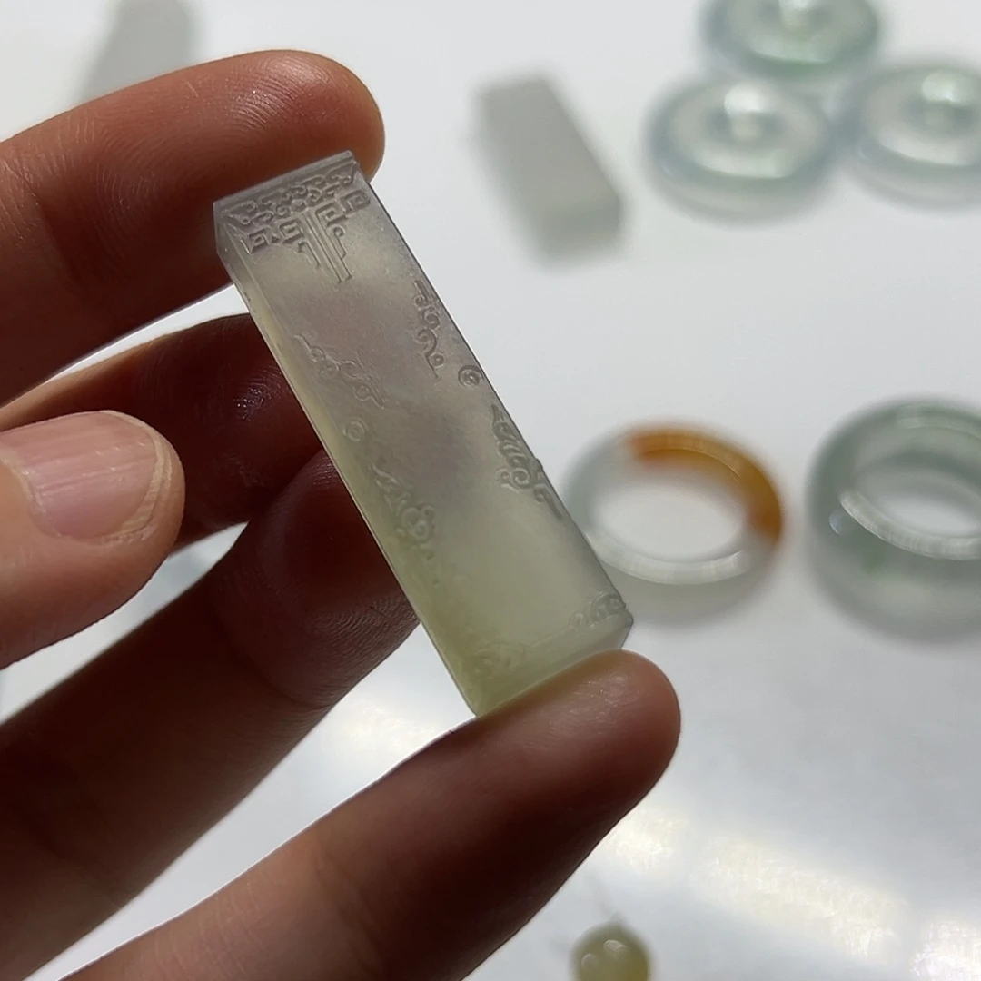 未镶嵌定制翡翠挂件
