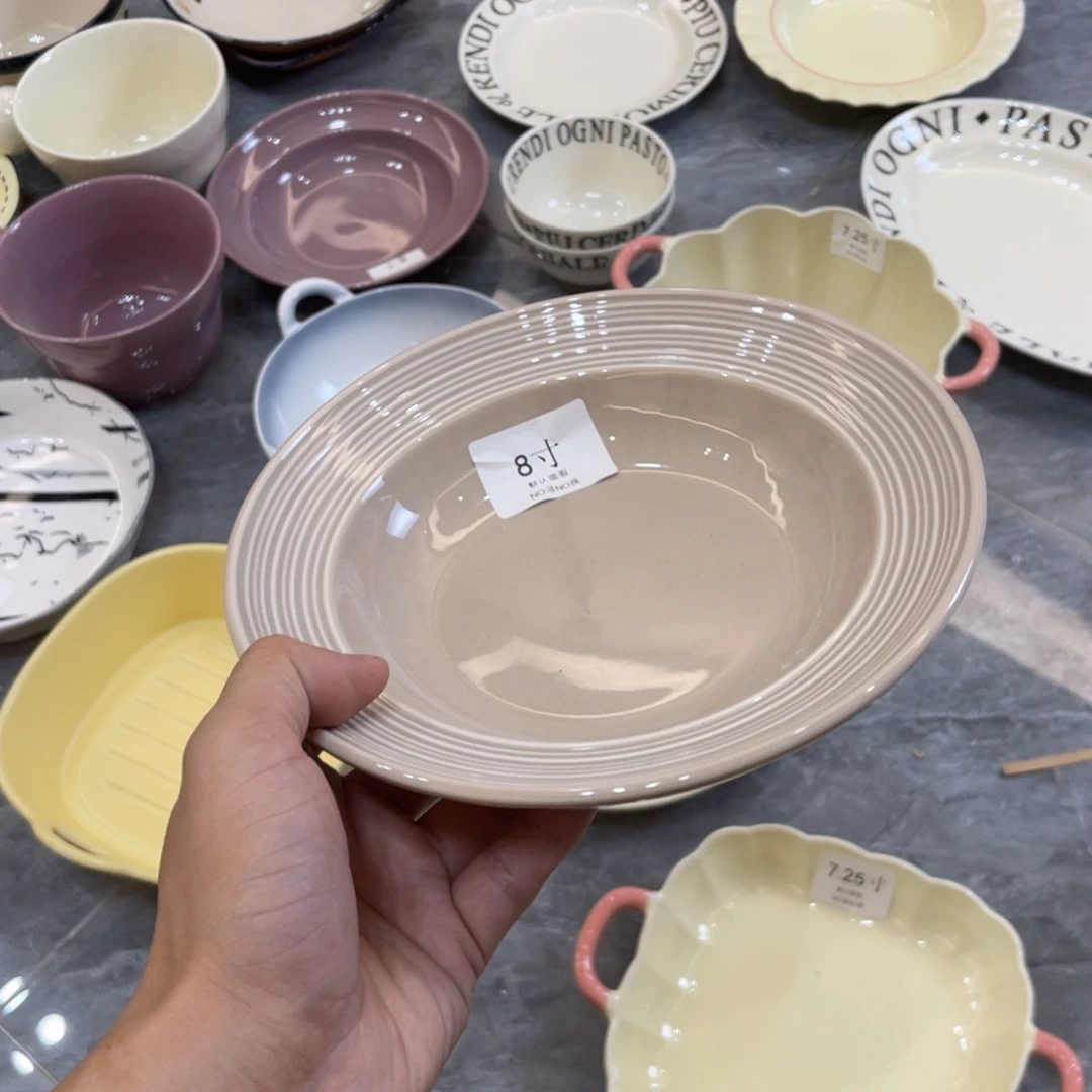 陶瓷微瑕餐具介意勿拍，满18飞！