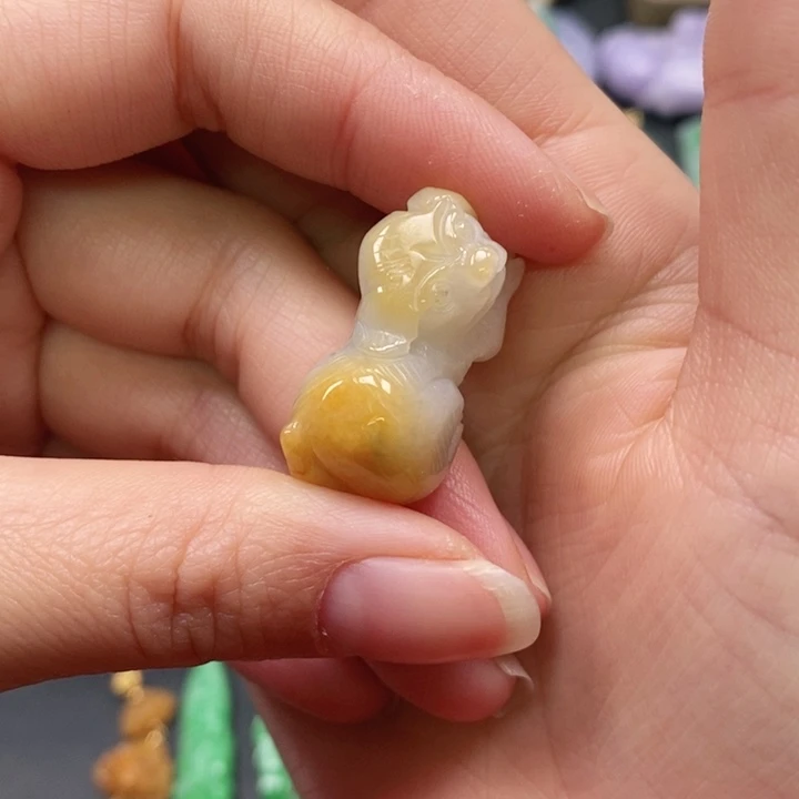 翡翠颈饰未镶嵌吊坠