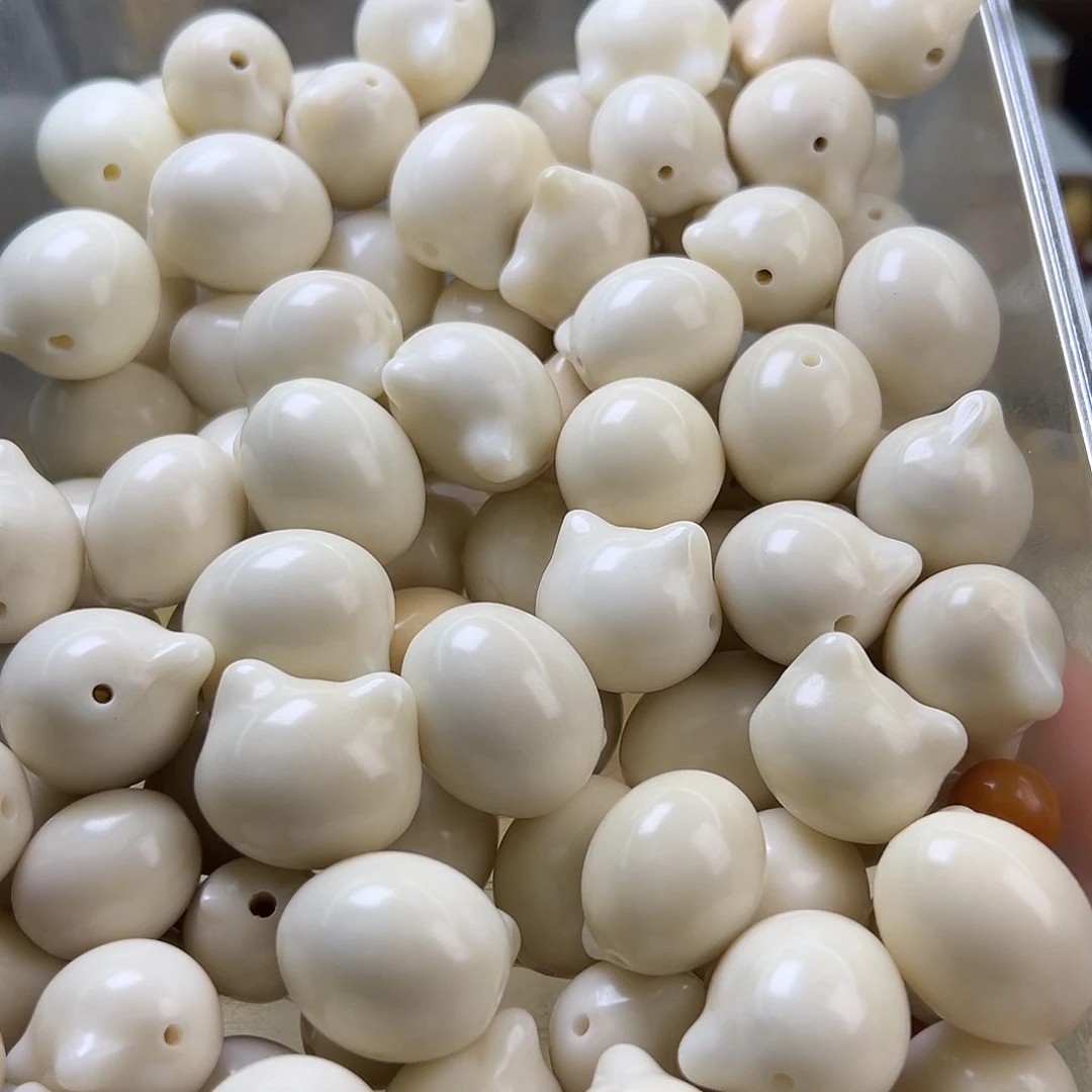 菩提根/象牙果吊坠瑕疵白猫头3颗