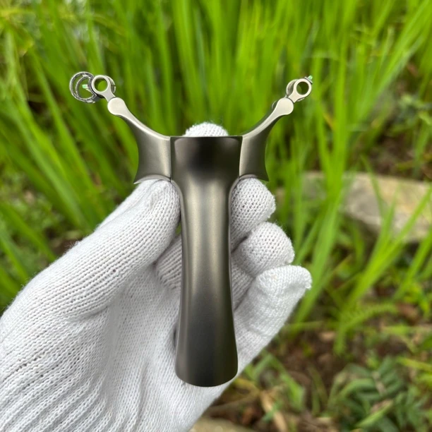 新款钛合金猎鹰单卡原灵龙单卡四代弹弓可调弓门高精准扁皮筋户外