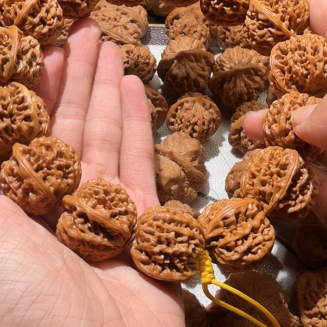 文玩核桃吊坠29秦闷手持