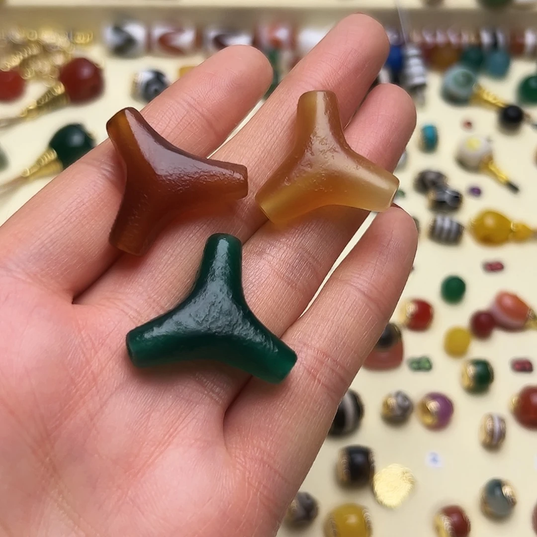 玛瑙/玉髓未镶嵌三通，拍一发一