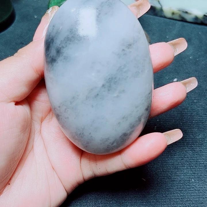 和田玉（糖玉）未镶嵌珠宝奇石