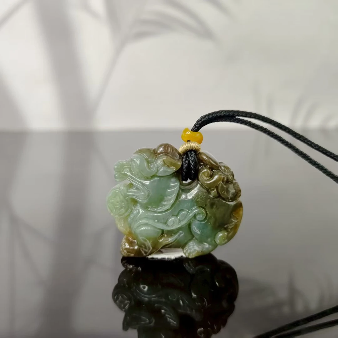 P和田玉貔貅吊坠0750