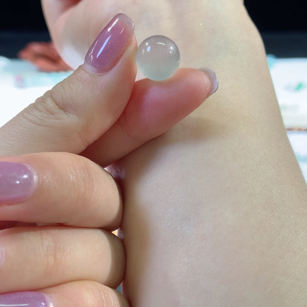 翡翠手串未镶嵌卡11咖珠 有瑕疵