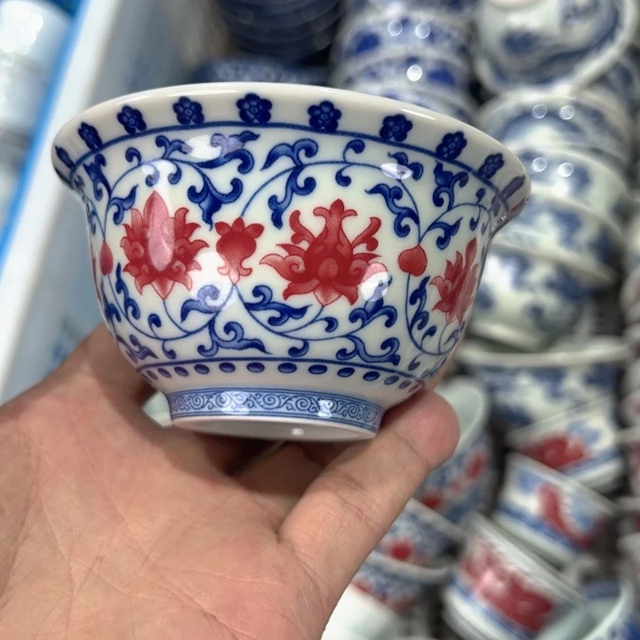 瓷片白青花釉里红缠枝莲压手杯