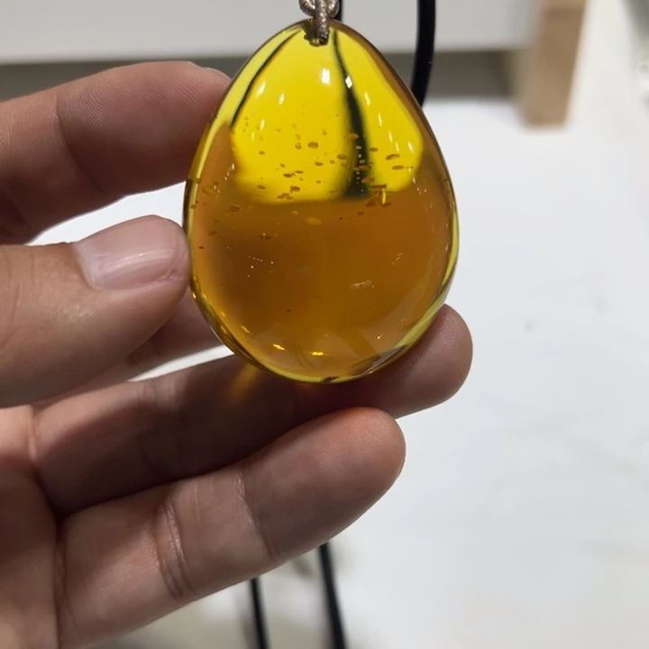 琥珀未镶嵌颈饰琥珀吊坠