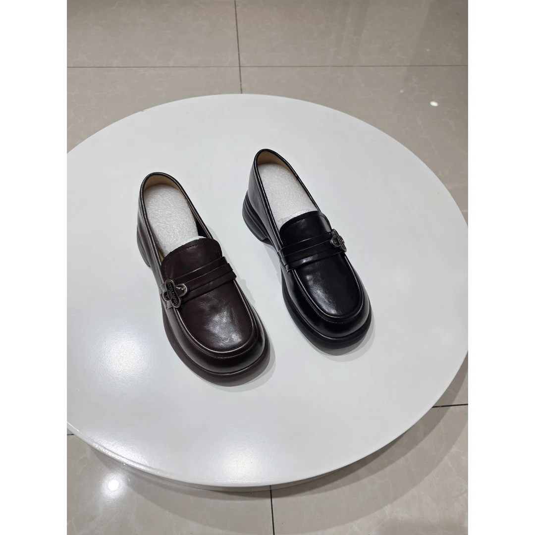 ⭐曼家⭐软底软面超轻乐福鞋～脚胖拍大一码