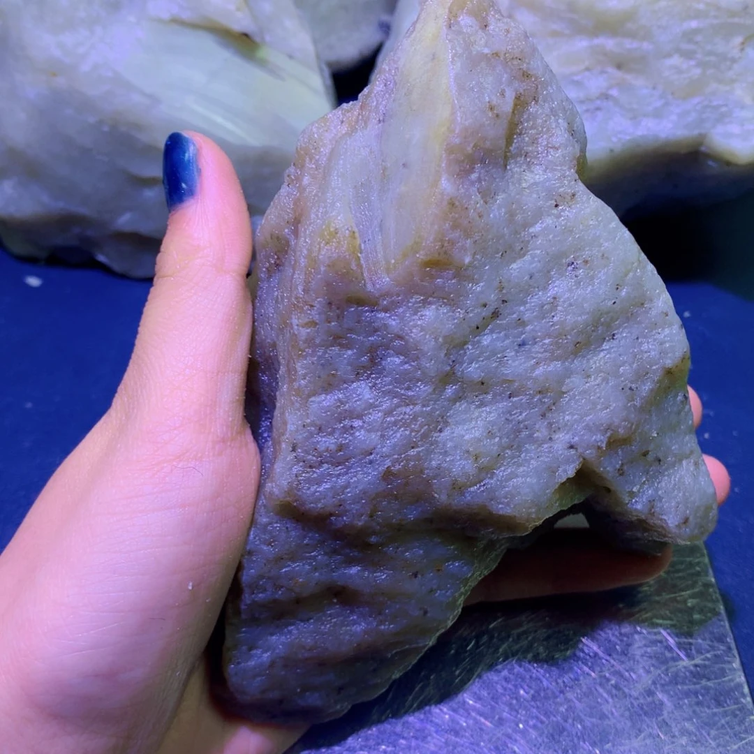 未镶嵌和田玉（糖玉）珠宝半成品