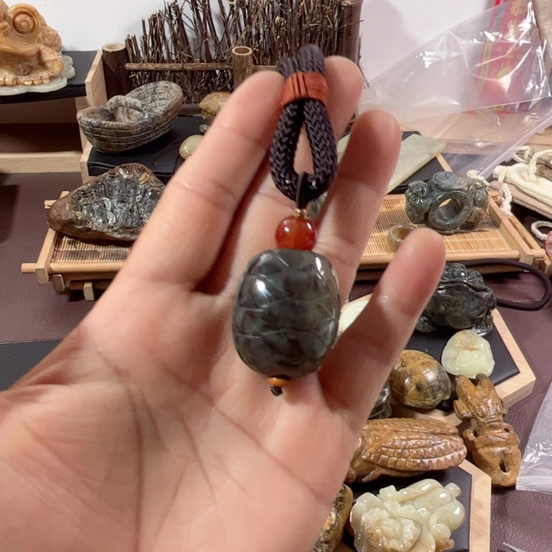 岫岩河磨玉（透闪石质玉）未镶嵌把件