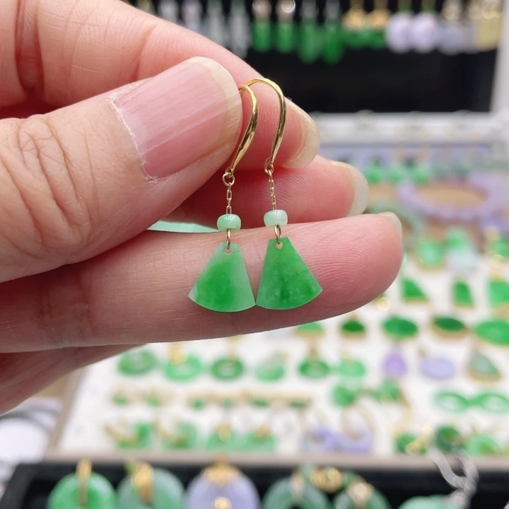 翡翠18K金镶嵌耳饰