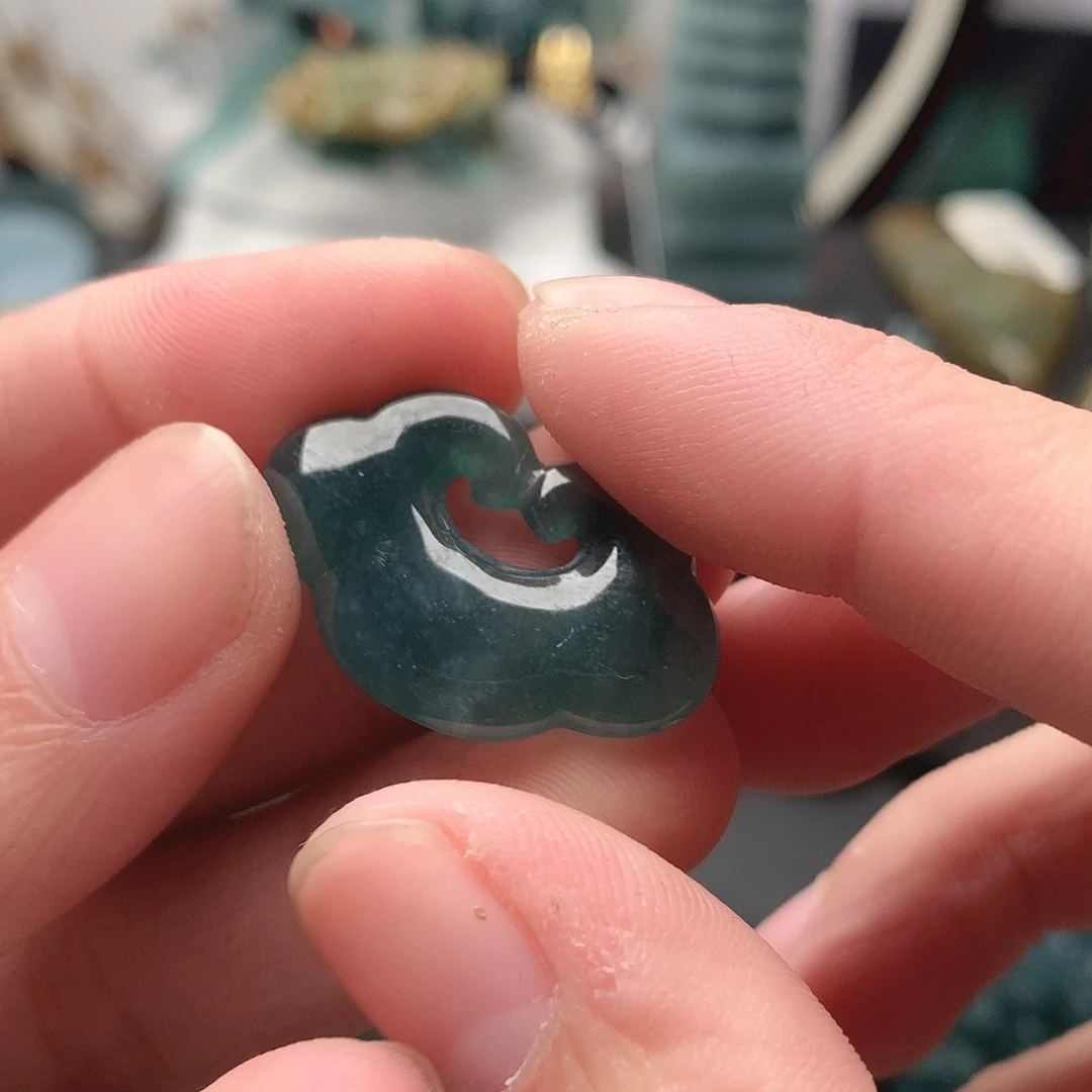 翡翠未镶嵌颈饰无