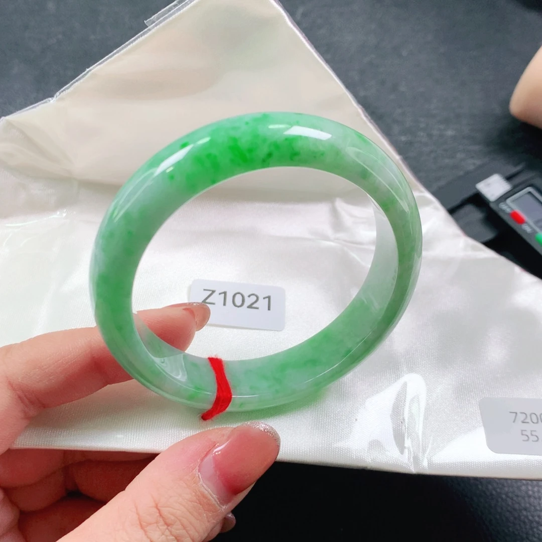 翡翠未镶嵌手镯03