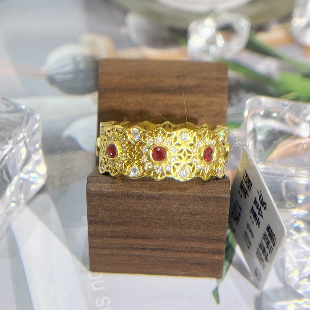 【麦绮珠宝】足金999古法镶嵌莫桑戒指红宝花窗戒指轻奢气质满钻