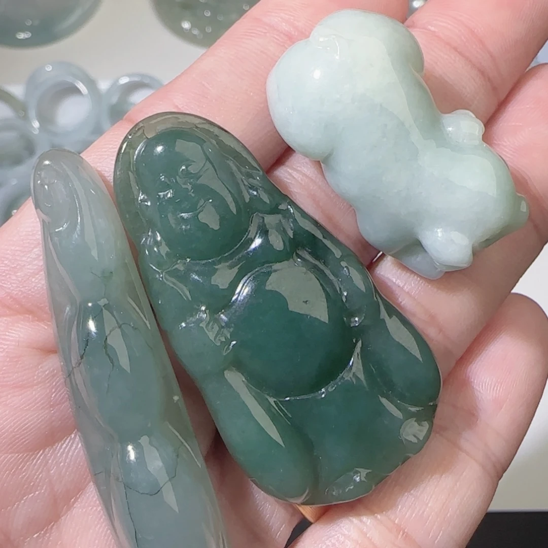 翡翠未镶嵌颈饰翡翠