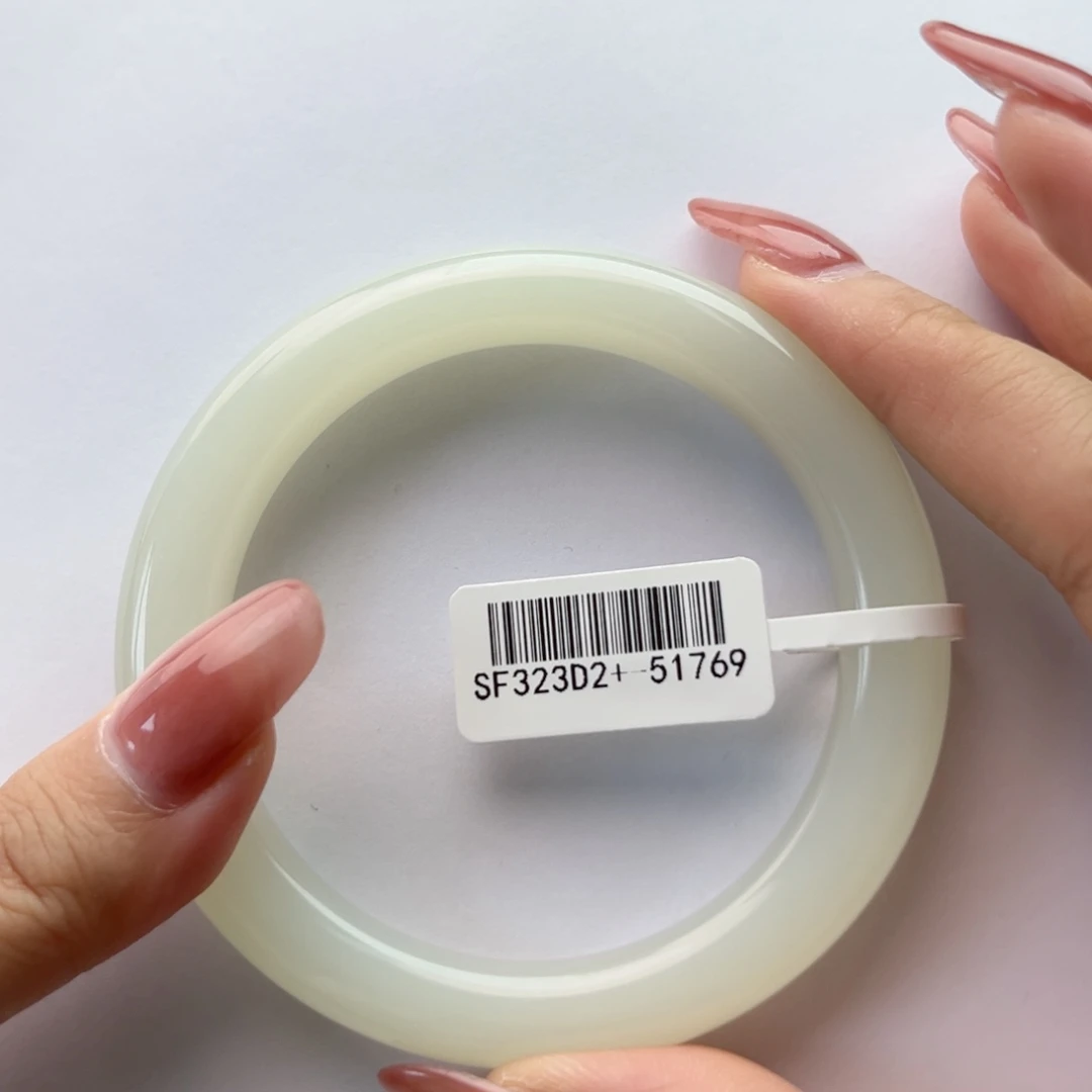 和田玉手镯未镶嵌许*芳