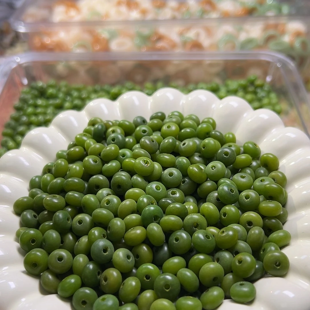 白玉菩提吊坠微瑕9草绿算盘200颗