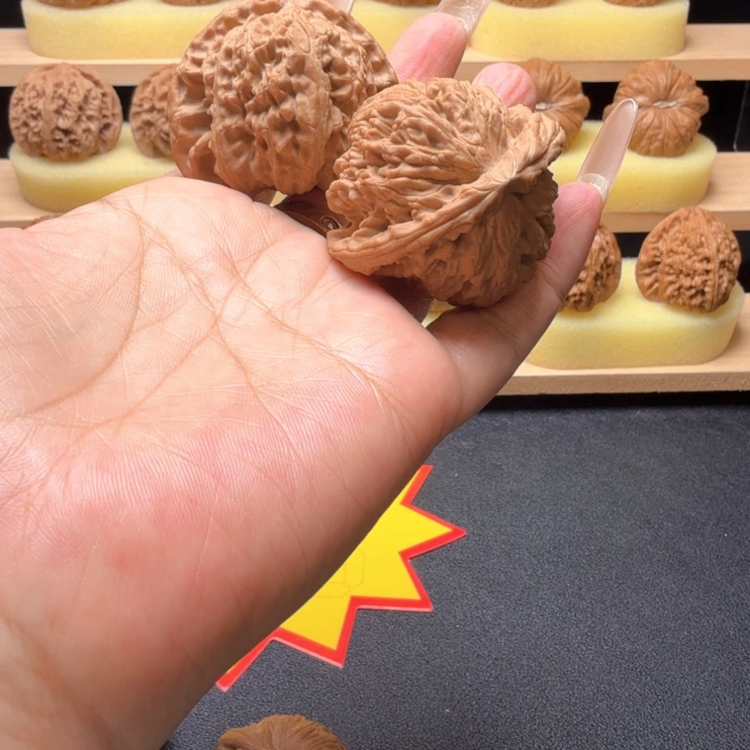 F***e文玩核桃吊坠45尺三角白