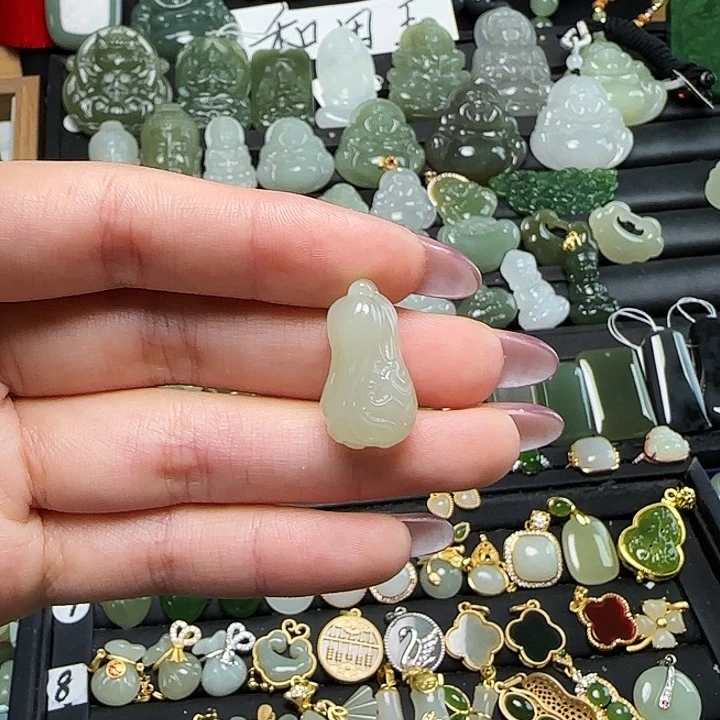 颈饰未镶嵌和田玉