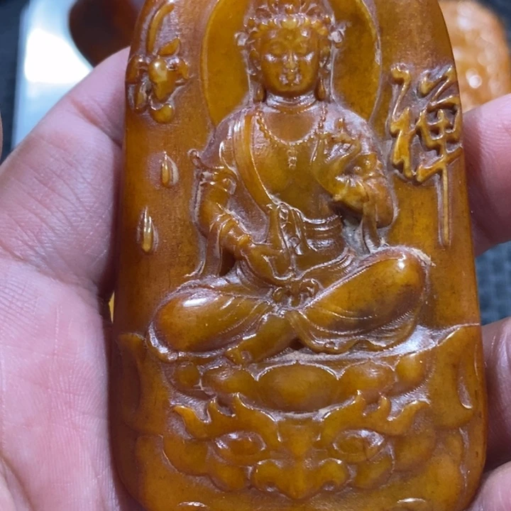 滴血莲花菩提吊坠