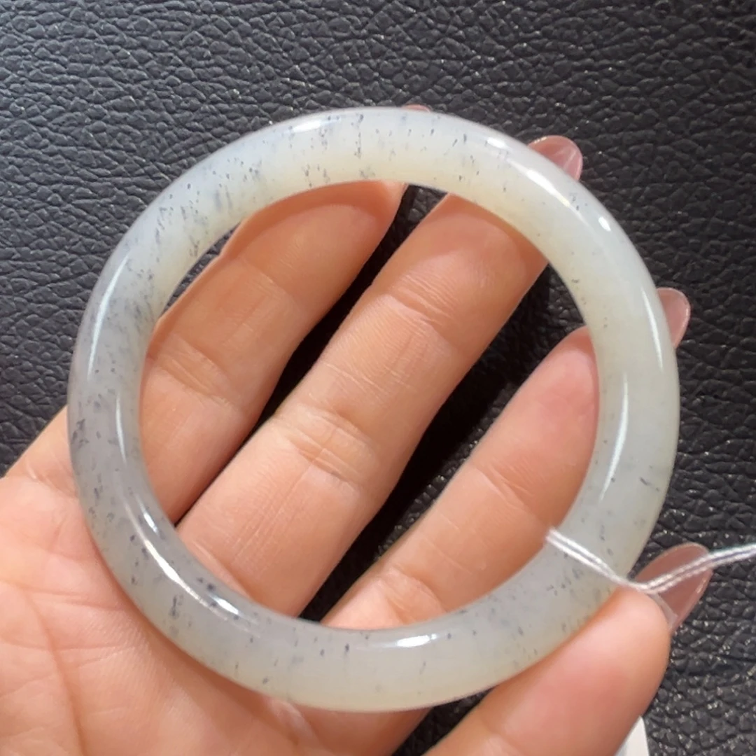 和田玉（糖玉）未镶嵌手镯